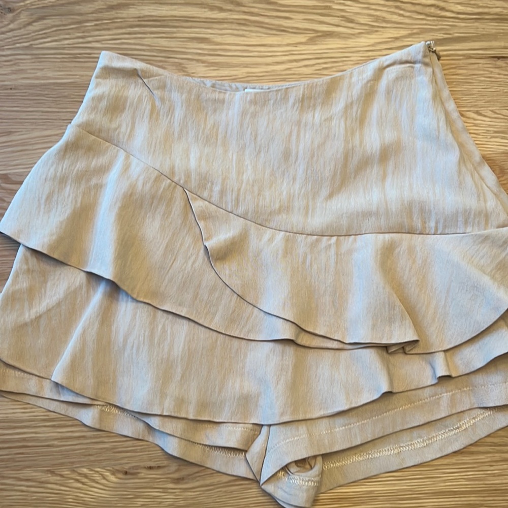 DO+BE SKORT, size small, new with tags